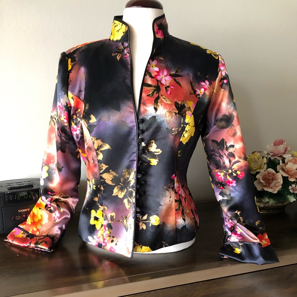 Women’s blazer/ blouse jacket